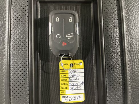 Used 2019 GMC Sierra 1500 Denali w/ Denali Ultimate Package image 31
