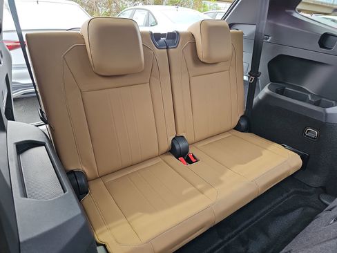 Certified 2023 Volkswagen Tiguan SE R-Line FWD image 12