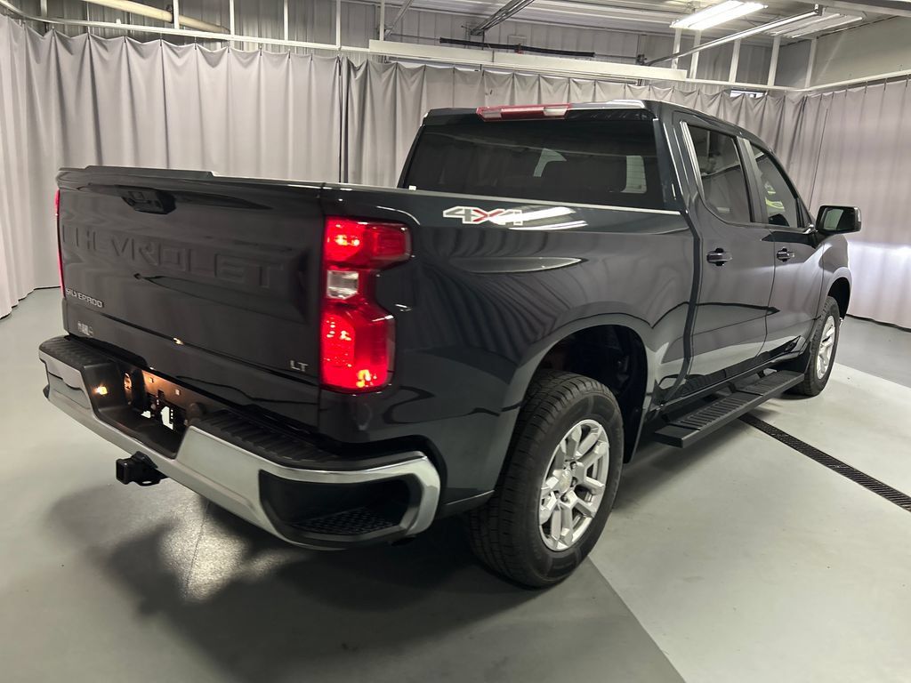 Used 2024 Chevrolet Silverado 1500 LT AWD/4WD image 7