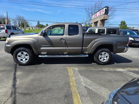 Used 2014 Toyota Tacoma 4x4 Access Cab V6 w/ SR5 Package image 6