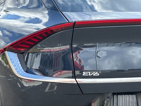 Used 2022 Kia EV6 Wind w/ Wind Technology Package AWD/4WD image 24