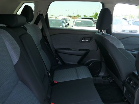 Used 2023 Nissan Rogue SV FWD image 22