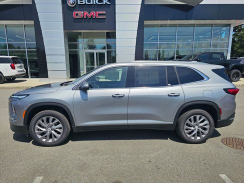 Used 2025 Buick Enclave Preferred w/ Power Package AWD/4WD image 38