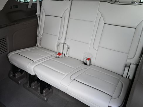 Used 2024 GMC Yukon XL Denali w/ Advanced Technology Package image 10