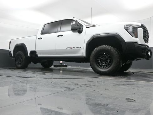 Used 2024 GMC Sierra 2500 AT4X w/ AT4X AEV Edition image 47