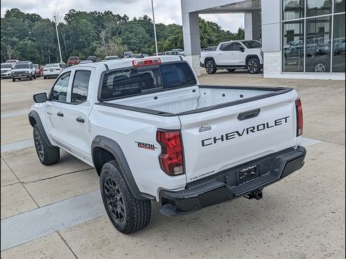 Used 2024 Chevrolet Colorado Trail Boss w/ Advanced Trailering Package AWD/4WD image 10