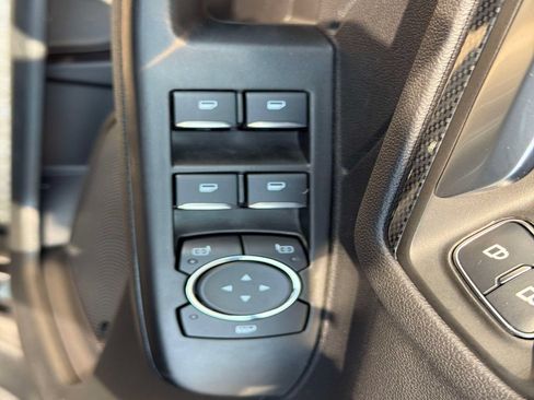 Used 2025 Ford Escape ST-Line w/ Tech Pack #1 FWD image 19