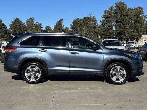 Used 2019 Toyota Highlander Limited image 2