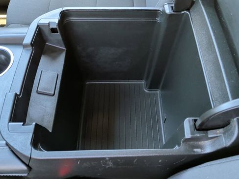 Used 2023 Chevrolet Tahoe 2WD w/ 1FL Safety Package image 32