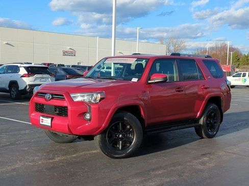 Certified 2024 Toyota 4Runner SR5 image 2