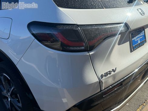 Used 2023 Honda HR-V EX-L image 10
