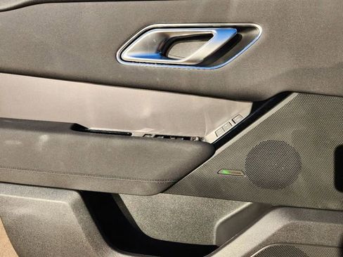 New 2025 Land Rover Range Rover Velar Dynamic SE image 16