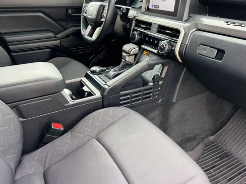 Used 2024 Toyota Tacoma SR5 AWD/4WD image 19