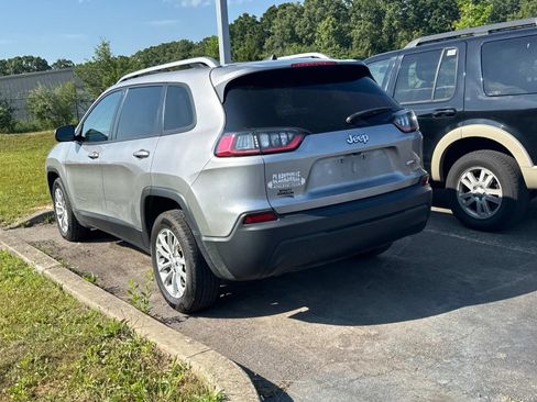 Used 2021 Jeep Cherokee Latitude FWD image 10