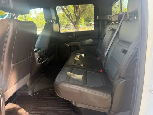Used 2023 GMC Sierra 2500 Denali w/ Technology Package AWD/4WD image 10