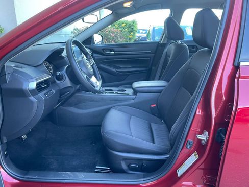 Used 2025 Nissan Altima 2.5 SV image 28