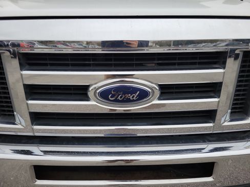 Used 2013 Ford E-350 and Econoline 350 Super Duty w/ Shuttle Bus Prep Pkg image 22