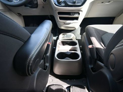 Used 2024 Chrysler Voyager LX FWD image 19