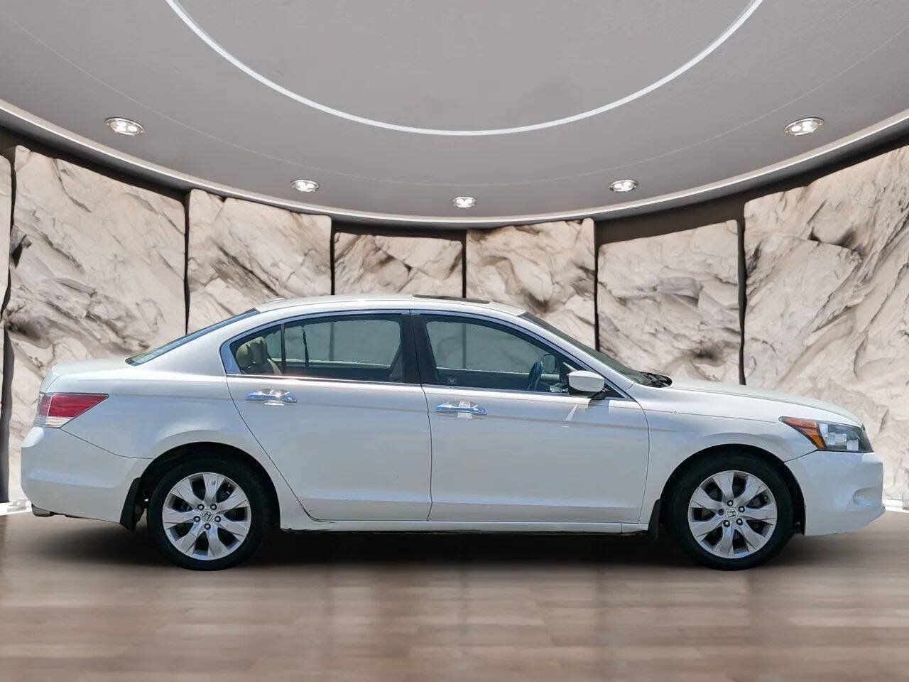 Used 2010 Honda Accord EX-L image 12