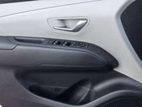 Used 2026 Hyundai Tucson SE FWD image 11