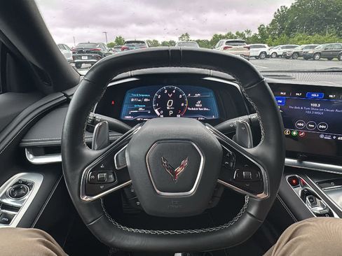 Certified 2022 Chevrolet Corvette Stingray Coupe w/ 1LT RWD image 9
