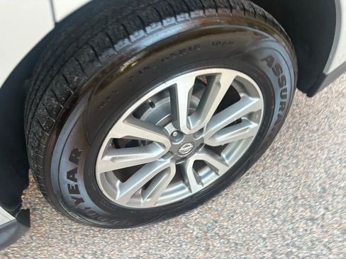 Used 2013 Nissan Pathfinder SV image 36