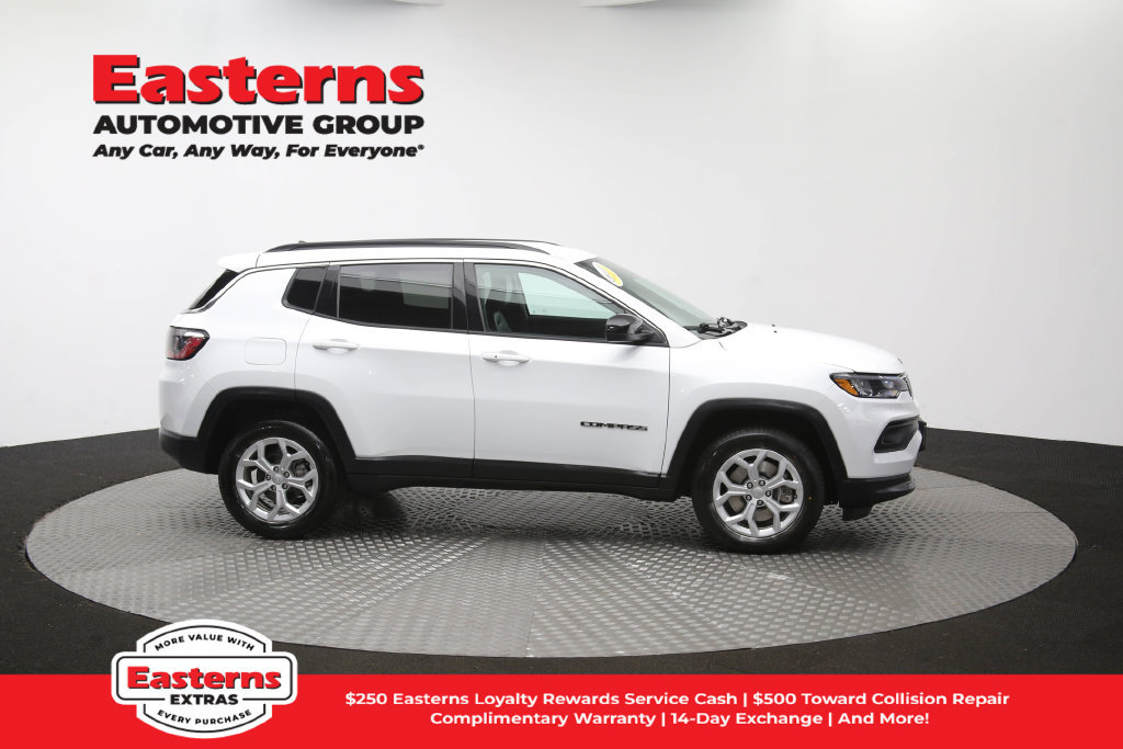Used 2024 Jeep Compass Latitude AWD/4WD image 45