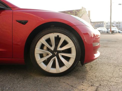 Used 2022 Tesla Model 3 RWD image 9