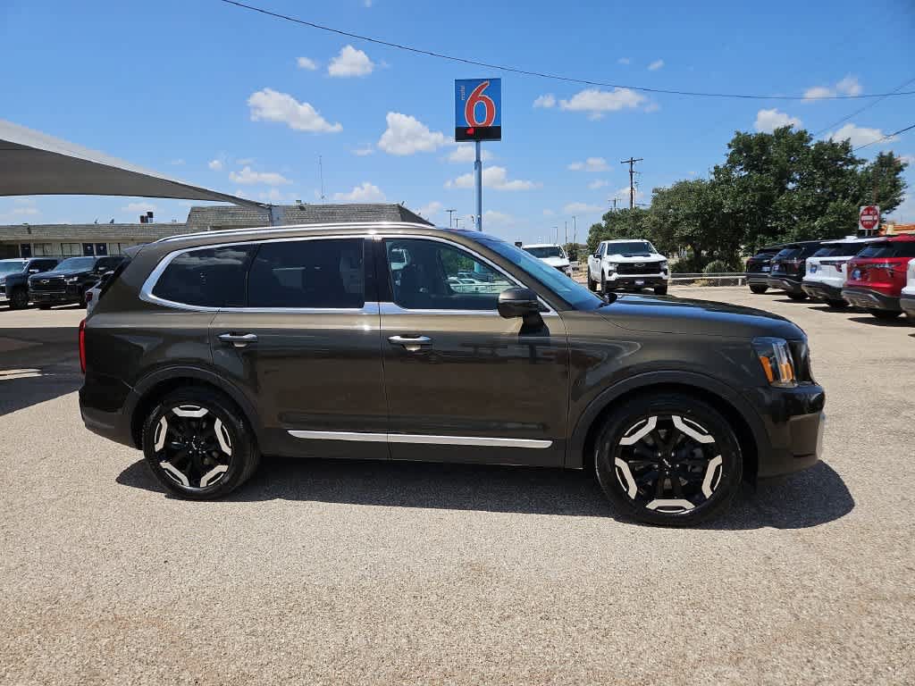 Used 2024 Kia Telluride S w/ S Sunroof Package FWD image 9