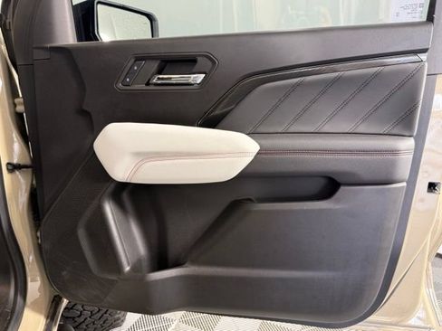 Used 2024 GMC Canyon AT4X AWD/4WD image 18
