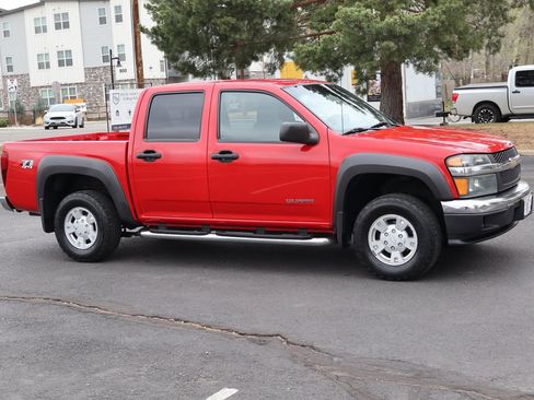Used 2005 Chevrolet Colorado LS image 2