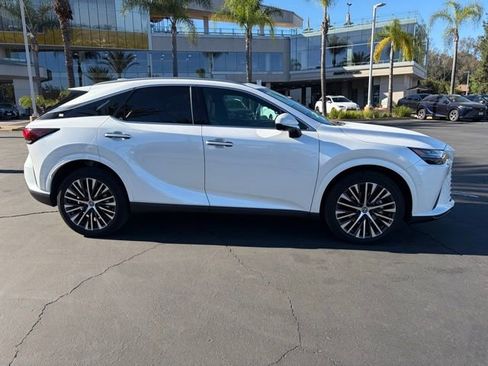 Used 2024 Lexus RX 350 w/ Convenience Package image 3