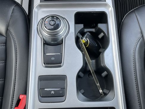 Used 2024 Ford Edge SEL w/ Convenience Package image 25