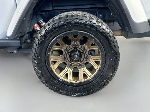 Used 2020 Jeep Gladiator Mojave AWD/4WD image 33