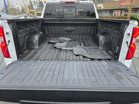 Used 2021 Chevrolet Silverado 1500 LTZ w/ Z71 Off-Road Package image 15