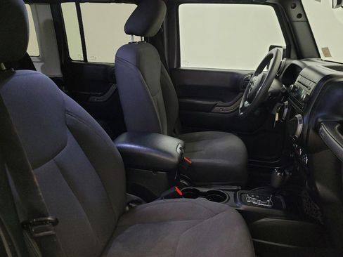 Used 2018 Jeep Wrangler Unlimited Sport image 21