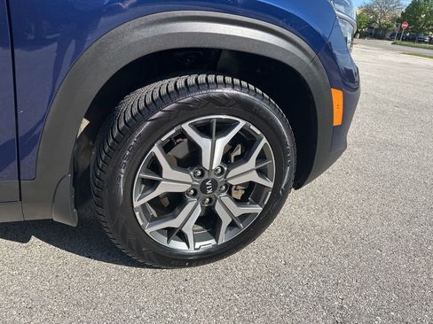 Used 2021 Kia Seltos EX AWD/4WD image 14