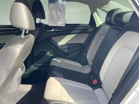 Used 2015 Volkswagen Passat 1.8T Sport image 14