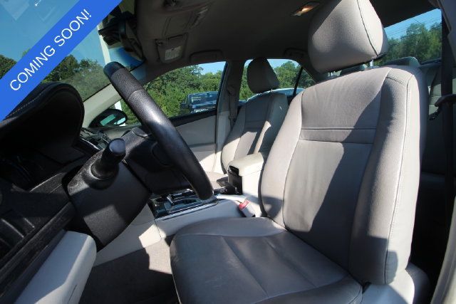 Used 2012 Toyota Camry XLE FWD image 2