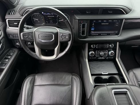 Used 2021 GMC Yukon Denali w/ Denali Premium Package AWD/4WD image 13