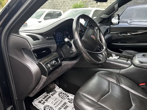 Used 2019 Cadillac Escalade ESV Platinum RWD image 35