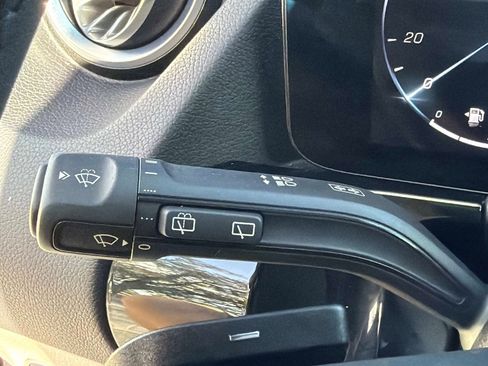 Used 2025 Mercedes-Benz GLA 250 4MATIC image 48