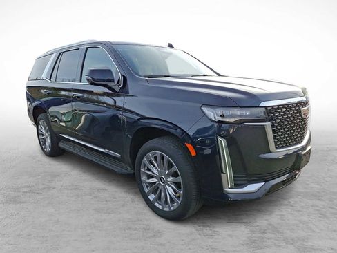 Used 2022 Cadillac Escalade Premium Luxury image 3