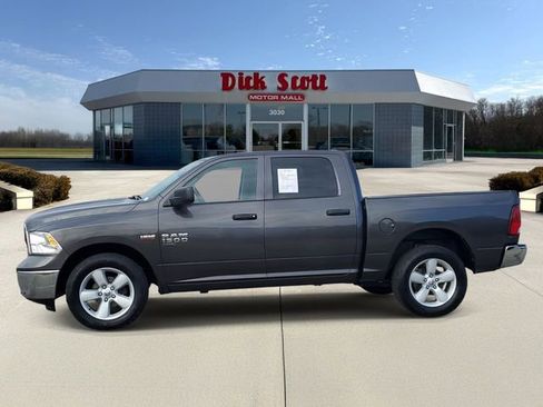 Used 2023 RAM 1500 Classic SLT AWD/4WD image 4