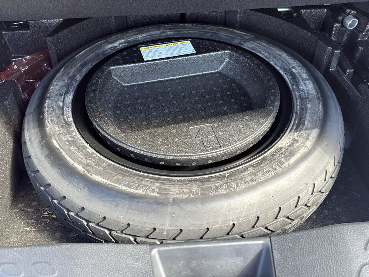 Used 2019 Toyota C-HR XLE FWD image 21