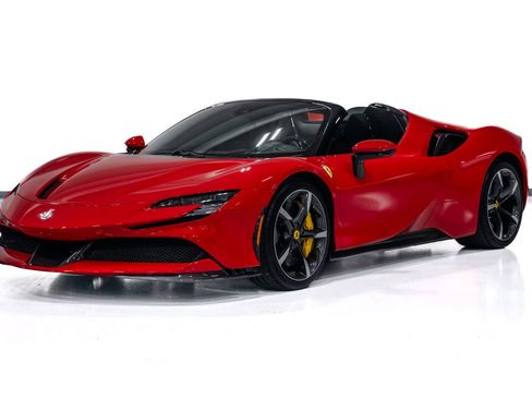 Used 2024 Ferrari SF90 Spider image 8
