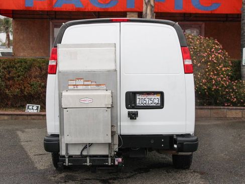 Used 2020 Chevrolet Express 3500 w/ Driver Convenience Package RWD image 7