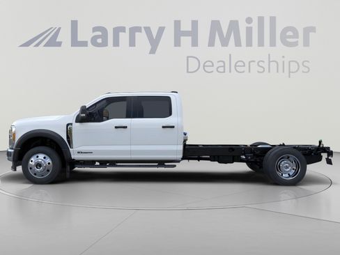 New 2026 Ford F550 4x4 Crew Cab w/ XLT Value Package image 3
