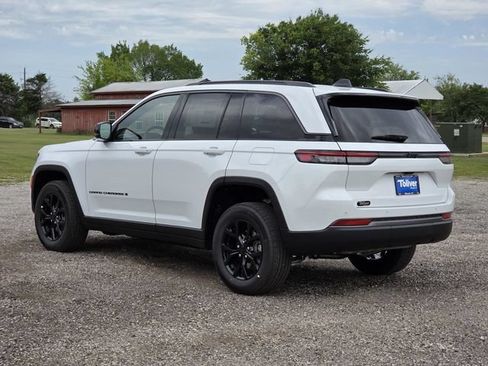 New 2026 Jeep Grand Cherokee Altitude RWD image 4
