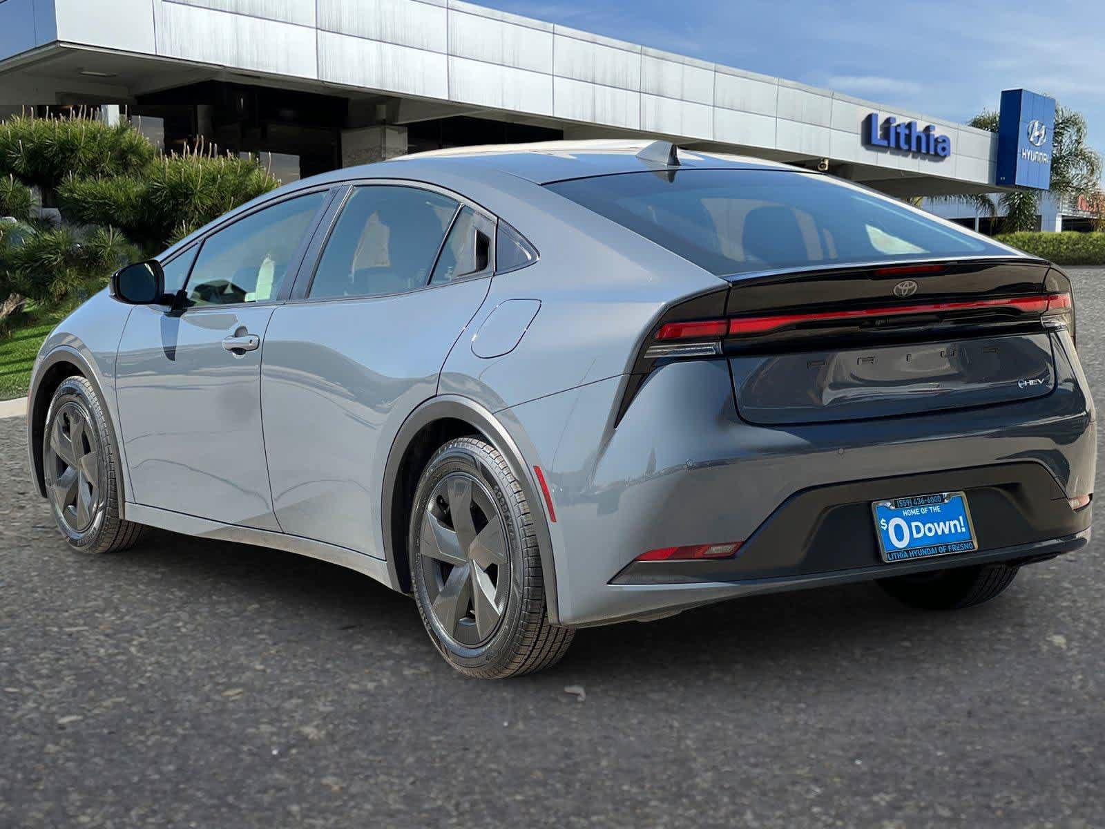 Used 2023 Toyota Prius LE FWD image 7